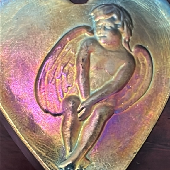 Iridescent Art Glass Angel Cupid Heart Paperweight Signed Robert Held Dated 1998 - Picture 3 of 9